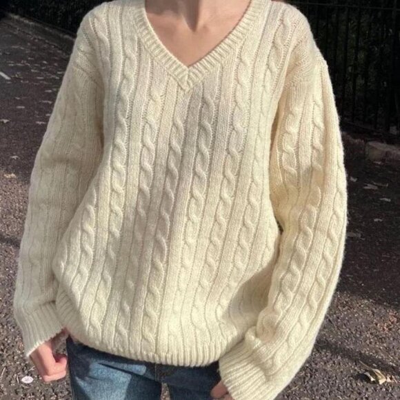 Brandy Melville Nikki Oversized Heavy Wool Cable Knit Sweater - Picture 1 of 5